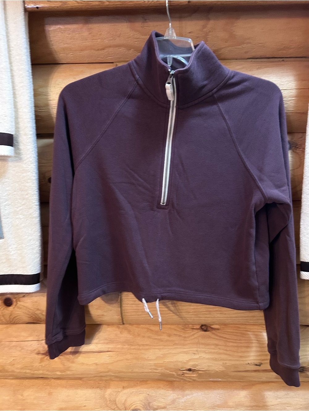 Vuori Cropped Quarter-Zip Women's Sweater in Plum